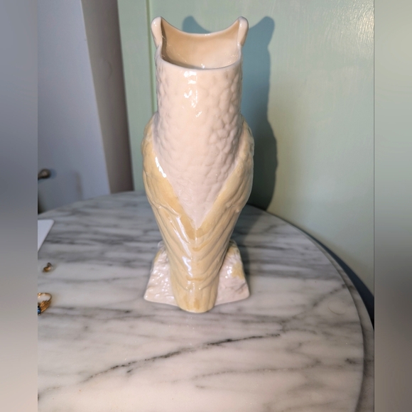 Vintage Belleek Owl Vase made in Ireland - 1960's -80's perfect condition 🦉🇮🇪 - Picture 8 of 11